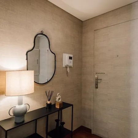 Campania - 2 Bedrooms And Parking In Estrela Lisboa