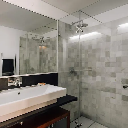 Campania - 2 Bedrooms And Parking In Estrela Lizbona